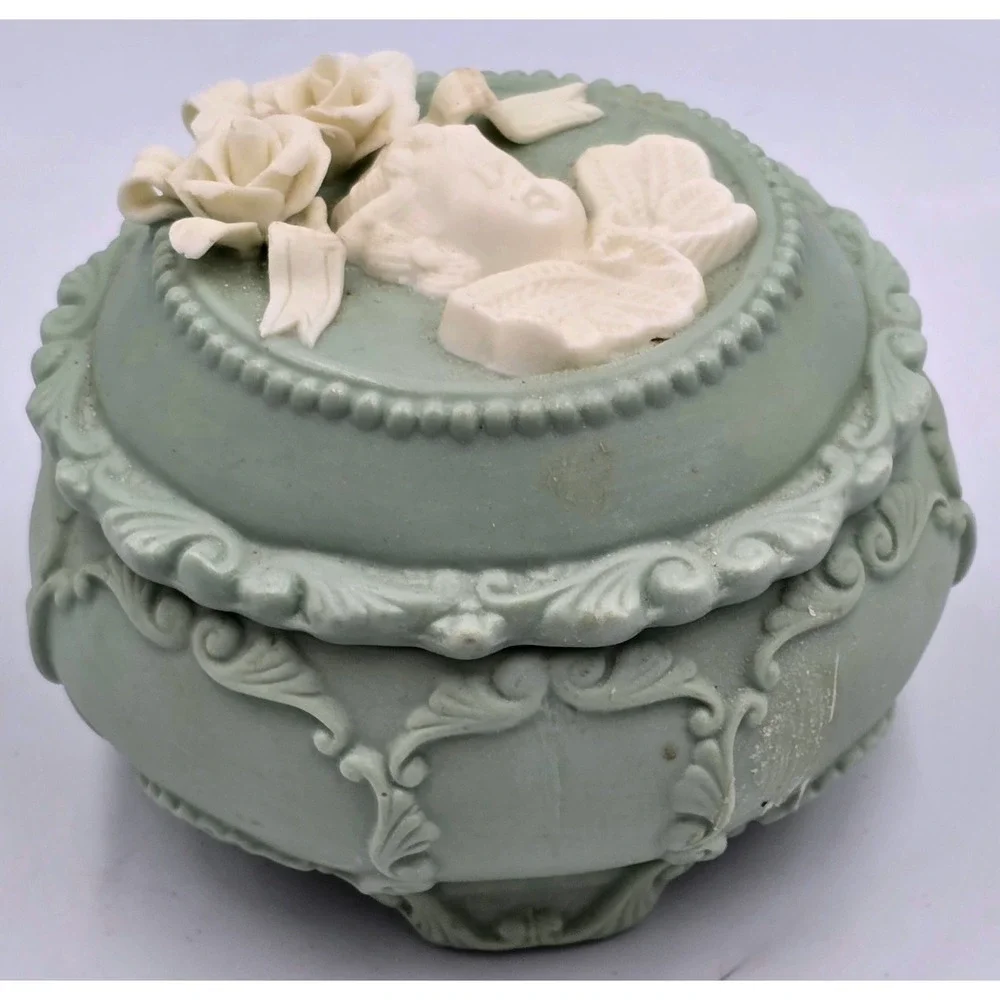 Jasperware Green Caladon Ivory Cherub Porcelain Trinket Victorian Dish Cameo